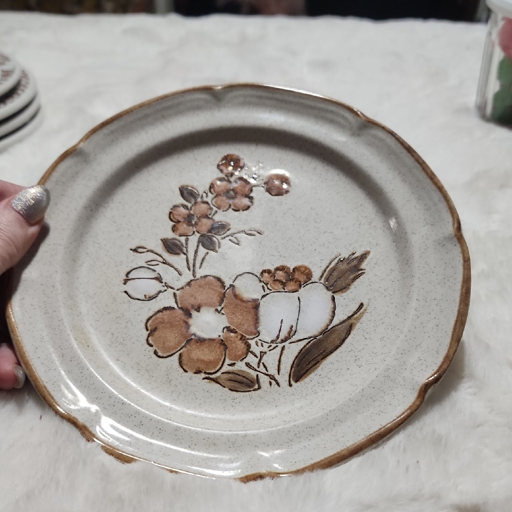 Vintage 1970s Hearthside Baroque " Autumn Fair" Plate.
